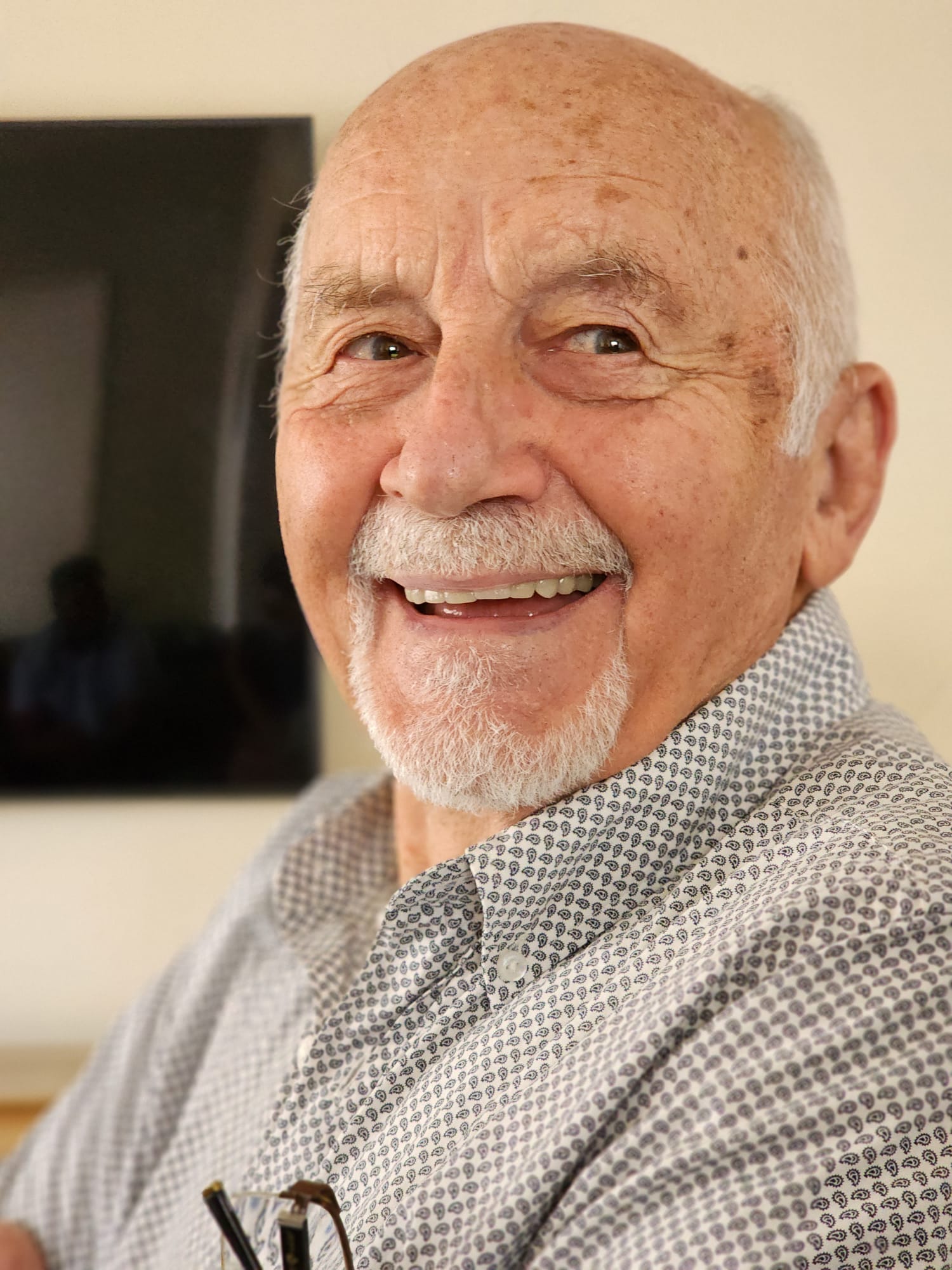 Dr Ross Jones